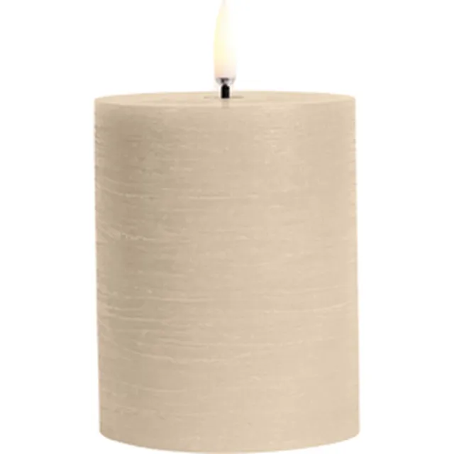 Uyuni Led Kaars BEIGE Uyuni - BEIGE Led kaars - 3D VLAM - LED BEIGE Pillar Candle - 7,8 x Hoogte 10 cm