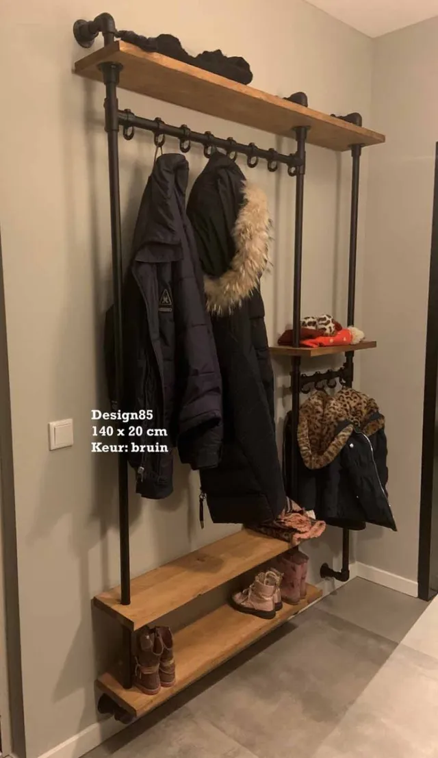 Design85 Industriële Wandkapstok 140 cm – Steigerbuis Kapstok met 12 Haken en Planken – Hout & Zwart Staal Bruin