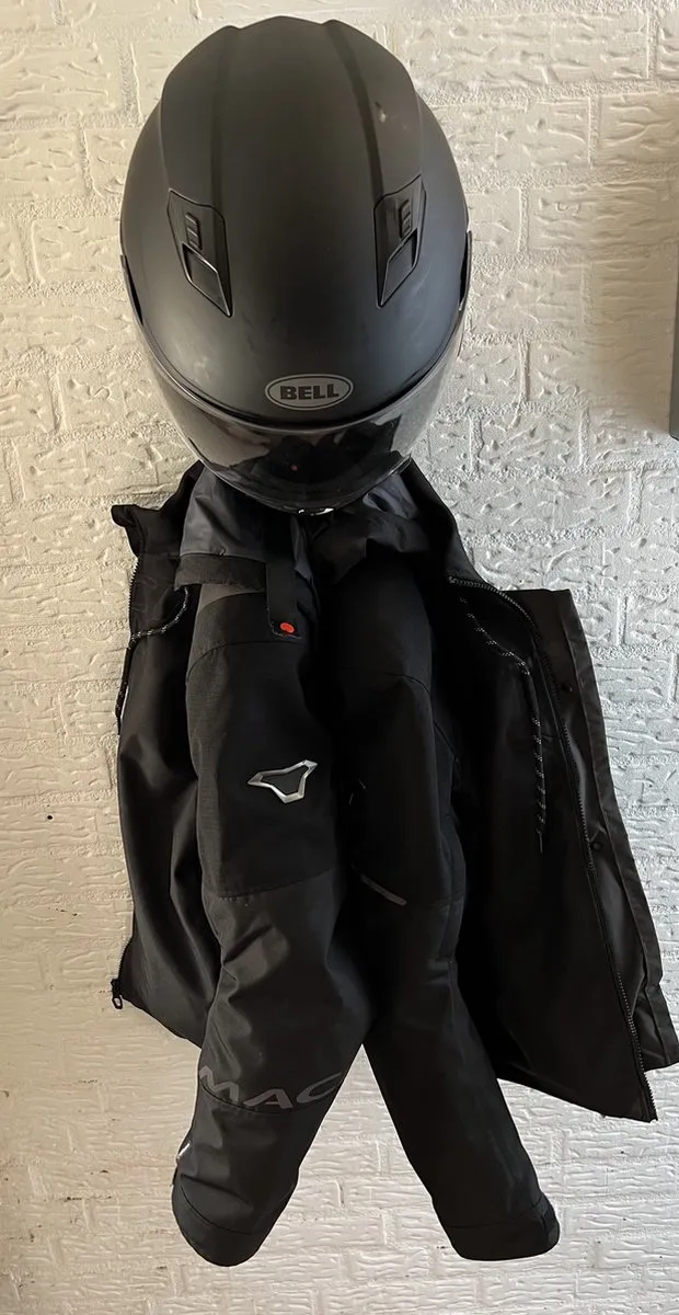 LuMason Motorhelm Muurbeugel met Kapstok Zwart