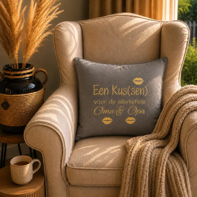Maison Marcella Kussenhoes met tekst cadeau | een kussen voor de allerliefste opa en oma | grijs opdruk goud 50x50cm | moederdag vaderdag grijsgroot