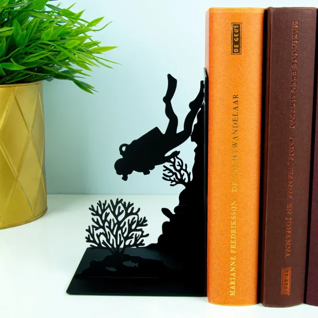 Balvi Scuba boekensteun van Balvi Metallic Black