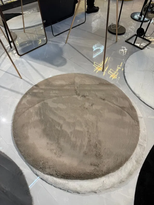 Lamsa Home Rond Fluffy Vloerkleed Taupe – Ø 120 cm