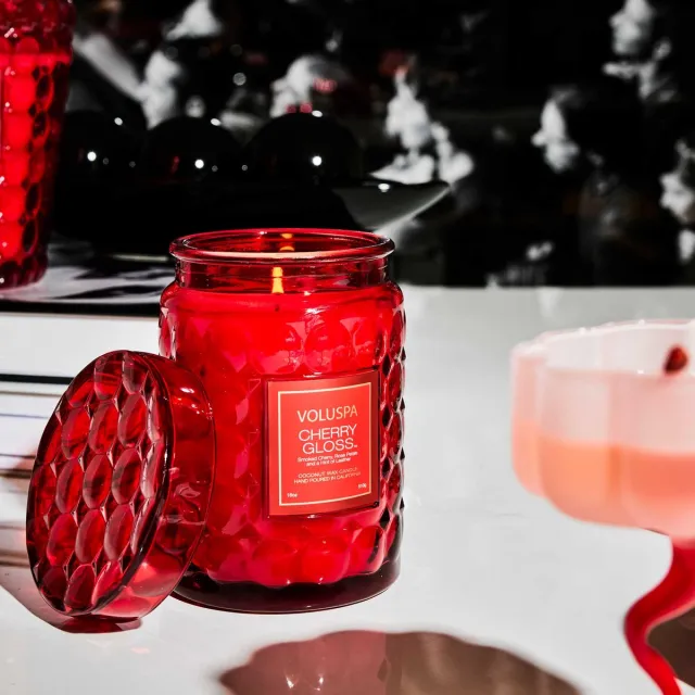 Voluspa Cherry Gloss Large Jar Candle Rood