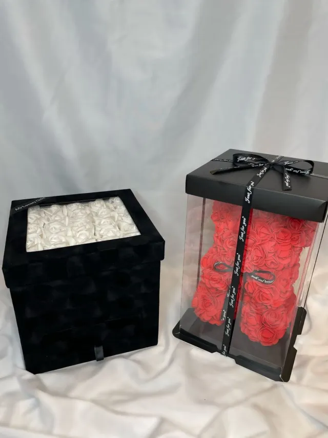 AG Luxurygift Gift box - AG Luxurygifts Rozen box - Valentijnsdag - flowerbox - velvet box - rozen - soap roses - rozen beer - cadeau - Moederdag - Kerst cadeau Wit