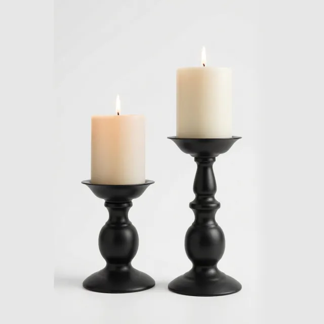 RALA Nuptio Set van 2 Metalen Pijler Kandelaars voor 80 mm Stompkaarsen, Zwart, 16 cm en 22,5 cm Hoog