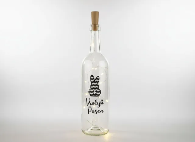 Hip met Pit Creaties Lichtfles Vrolijk Pasen - Gepersonaliseerd - 20 LED Lampjes - 700ml - Paasdecoratie - Lente Sfeer - Batterij - Paascadeau