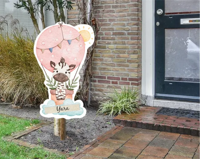 Studio Jitske Raamsticker Raambord Geboortebord 50cm geboorte aankondiging zebra in luchtballon divers