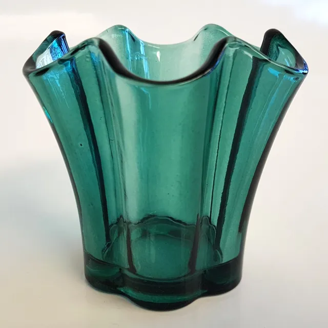 dekoratief Windlicht / theelichthouder / waxinelichtjeshouder gegolfd - Donker groen / transparant - 9 x 9 x 9 cm hoog.