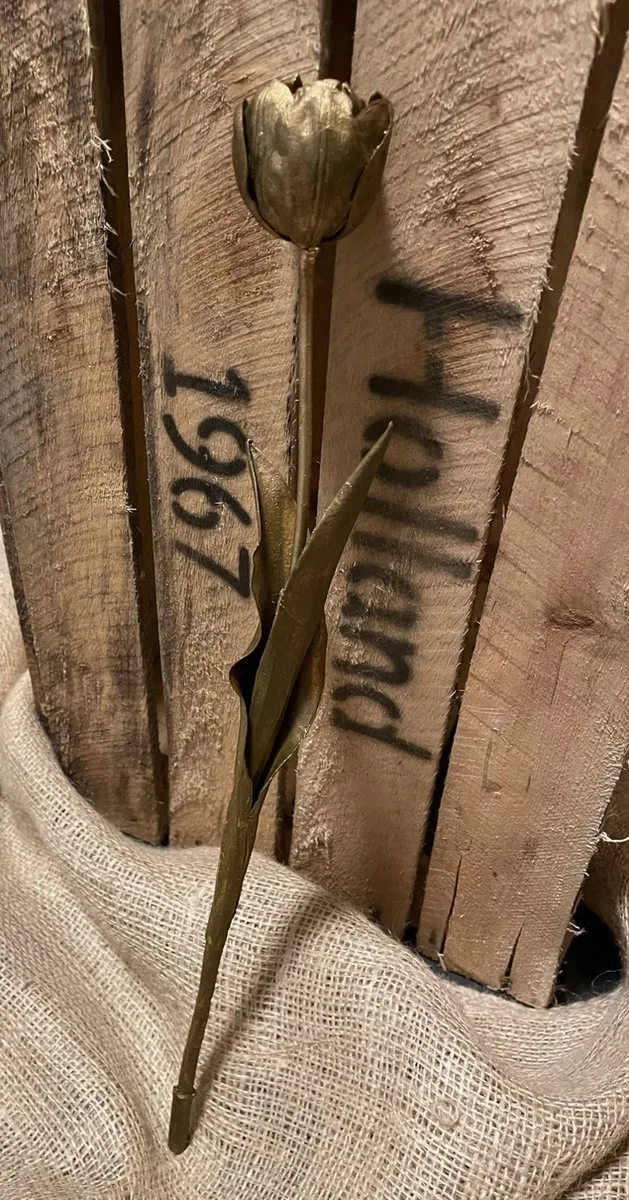 KNUS Lifestyle Kunstbloem - Tulp Real touch Goud 43 cm - Valentijn - Valentijnsdag - Liefde - Verliefd - Voor Moederdag - Vriendin - Vriend - Interieur - Pasen - Paasdecoratie - Paasdagen - Luxe sfeer - Decoratie - Deco - Decoratief - Wonen - Woon - Huiselijk Huis