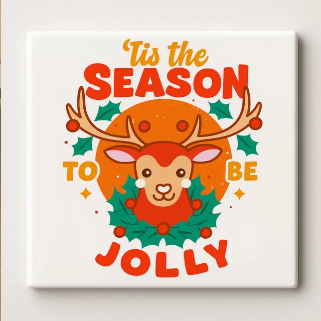 Nevolis ’Tis the Season to Be Jolly Keramische Tegel – 15x15 cm Schattige Rendier Kerst Wandtegel – Feestelijk Cadeau & Winter Huisdecoratie Multi Color