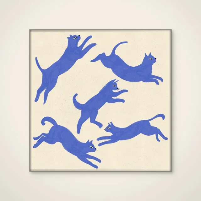 HelloWalls Akoestisch schilderij - 100 x 100 cm - Playful Blue Cats van Nicholas - Dieren wanddecoratie - zilver textielframe Meerkleurig