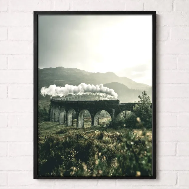 Kleurmedia Stoomtrein door de Bergen Poster - Classic Travel Collection - Natuur Posters - A2+ 43,2 x 61 cm Groen