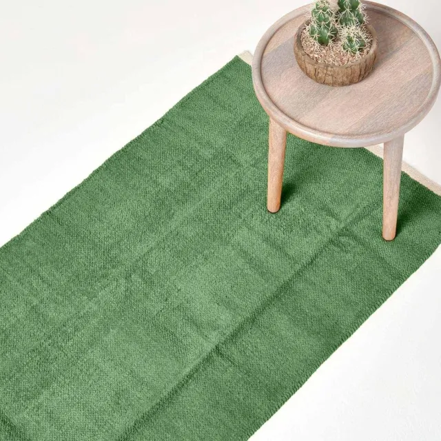 Homescapes Olijfgroen chenille vloerkleed met natuurlijke rand van 100% katoen, 66 x 200 cm Donker olijfgroen