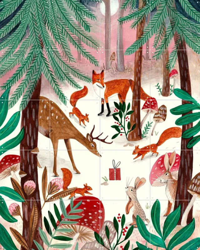 IXXI Surprise in the forest, Caroline Bonne Müller & Various - 80 x 100 cm - Grote wanddecoratie en posters - Speels, Illustraties, Kleurrijk Groen / Rood