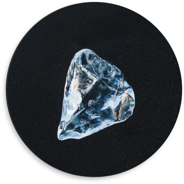 KuijsFotoprint Dibond Wandcirkel - Smeltend Blokje Ijs - 50x50cm Foto op Aluminium Wandcirkel (met ophangsysteem) Blauw