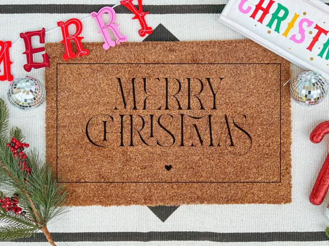 Laser Point Merry Christmas | 60x40 cm | Nieuwe huis cadeau | Ingangsmat | Deurmat met stijl | Verhuizing cadeau | Praktisch & trendy | Perfect voor binnenkomst | Cadeau voor nieuwe woning Bruin | Zwart (Gravering 60x40)