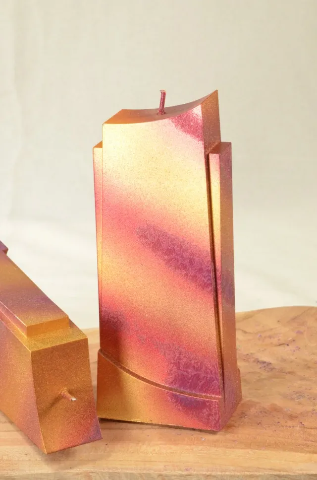 MilaNNE Apollo handgemaakte Design Kaars in GOUD en LILA, hoogte: 18 cm - BEKIJK VIDEO