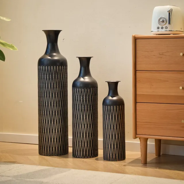 REDOM Vaas set van 3 - Verticaal geribbeld ontwerp - Hoge vloervazen - Industriële stijl - Voor binnen - Metaal - Zwart - 50, 66 en 83 cm