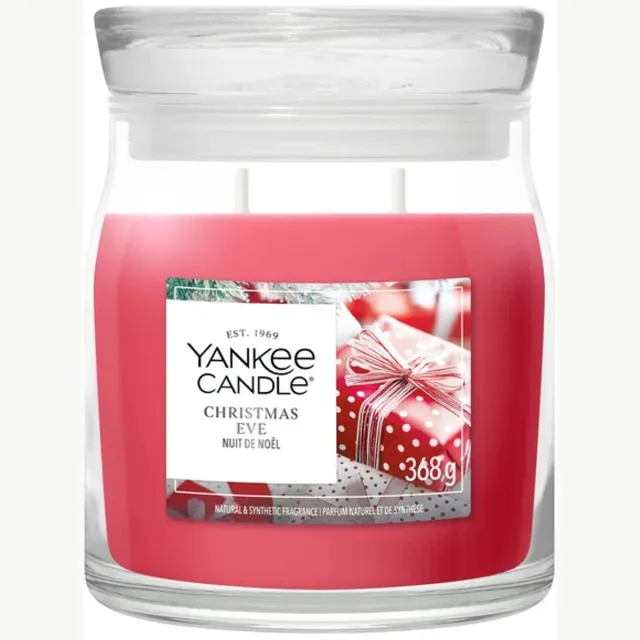 Yankee Candle Christmas Eve Medium Geurkaars - 50 branduren - 2 lonten Rood
