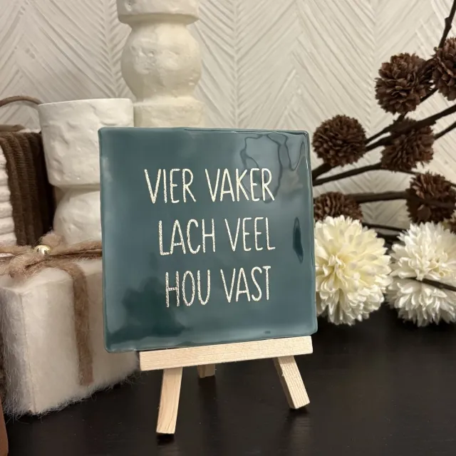 Hartjespost Tegeltje Vier vaker lach veel hou vast, donker groen, goud | schoencadeautjes sinterklaas | tegeltjes met tekst | spreuktegel | tegeltjeswijsheden | cadeau | Christmas | Xmas | kerstmis | decoratie kerst | 10x10 Donkergroen, goud