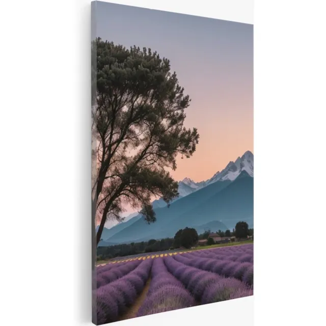 Saammp Canvas Schilderij - Landschap - Grote boom tussen de lavendel - Natuur - 80x120 - Foto op canvas - Wanddecoratie - Muurdecoratie Woonkamer - Slaapkamer decoratie - Canvas Print Multicolor