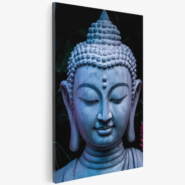 Saammp Canvas Schilderij - Boeddha bij gekleurde planten - 50x70 - Foto op canvas - Wanddecoratie - Muurdecoratie Woonkamer - Canvas schilderijen Multicolor
