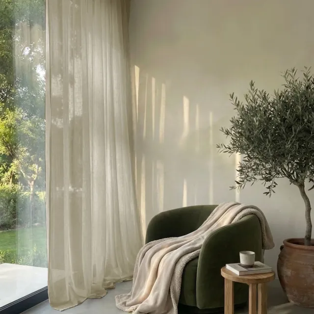 HOOMstyle kant en klaar gordijn met haakjes Aura - Vitrage - Voile - Met plooiband - 140x270cm - Zand / Beige Zand / Beige, Plooi