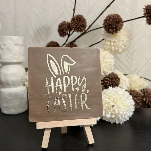 Hartjespost Tegeltje Happy Easter, mat bruin, goud | tegeltjes met tekst | spreuktegel | tegeltjeswijsheden | kado om te geven | Pasen | Paasdecoratie | Vrolijk pasen | 10x10