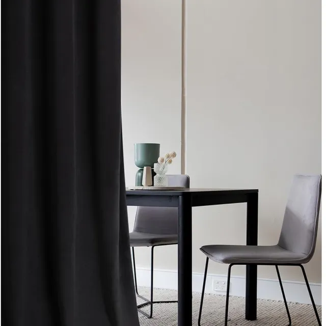 Unyqoos Elegant zwart fluwelen gordijn met plooiband voor sfeervolle interieurs