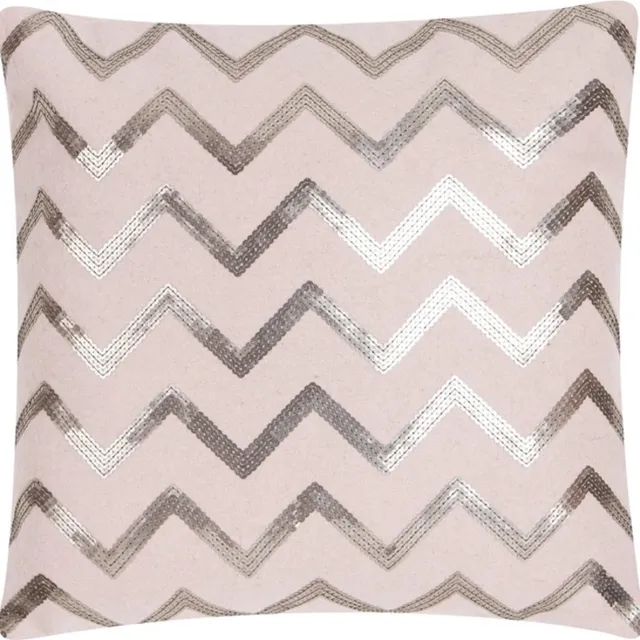 Linen & More Zigzag Sequin Soft Roze Kussen | 45 X 45 | Sierkussen Voor Woonkamer Of Slaapkamer