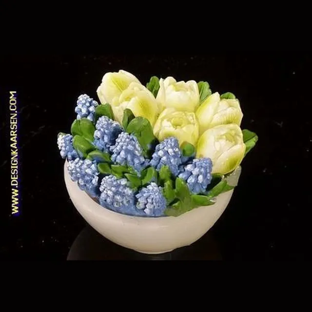 MilaNNE Schaaltje met tulpen WIT en blauwe druifjes, KAARS