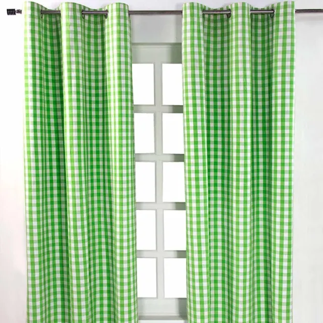 Homescapes groen geruit ringgordijn in een verpakking van 2 stuks, B 117 cm x L 137 cm Groen/wit
