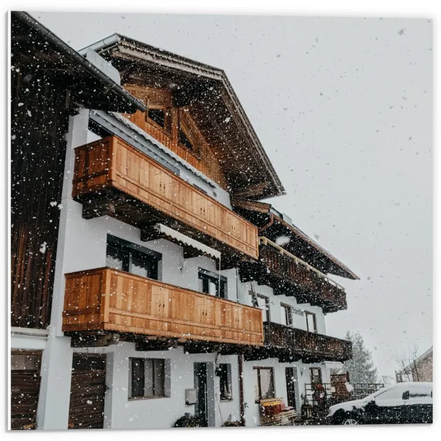 KuijsFotoprint Forex - Gebouw tijdens de Sneeuw - 50x50cm Foto op Forex Bruin