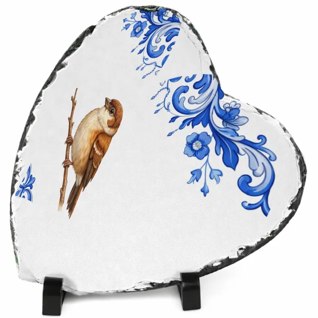 Mr Cadeautjes Leisteen hart 14 x 14 - design Een sierlijke vlinder centraal op een zachte botanische rand | cadeau Wit