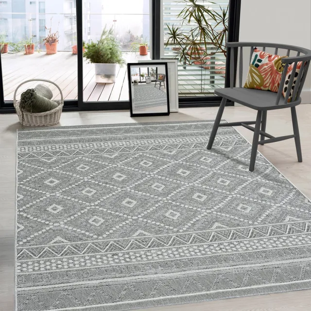 the carpet Calgary - Robuust Outdoor Vloerkleed, Modern Design, Voor Keuken en Eetkamer, Boho-Stijl, Grijs, 240 x 340 cm grijs with tribal motif