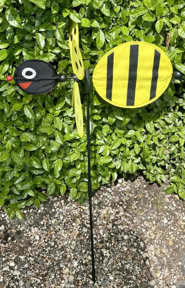 Impuls Windmolen met "Bij" - meerkleurig + geel+zwart - nylon + kunststof steker- dia 34 cm x hoogte 76 cm - Tuinaccessoires - Tuinstekers Meerkleurig + geel/zwart