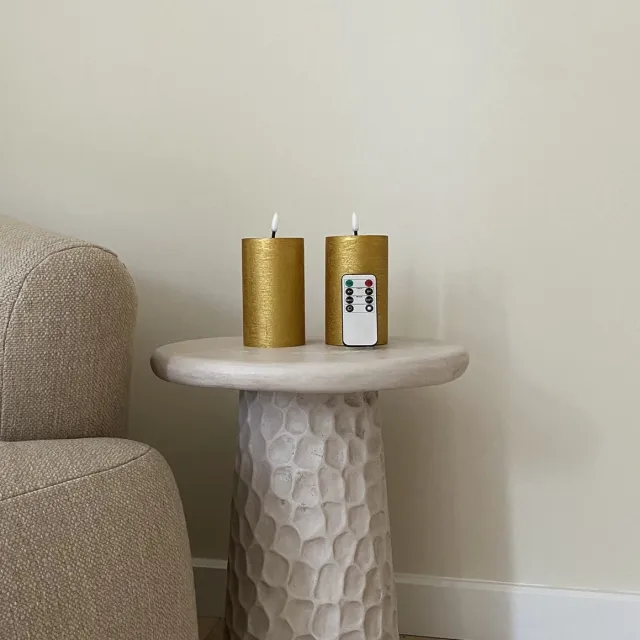 KNUS Lifestyle DKNC set van 2 LED kaarsen goud met afstandsbediening in cadeauverpakking 12,5x7,5cm