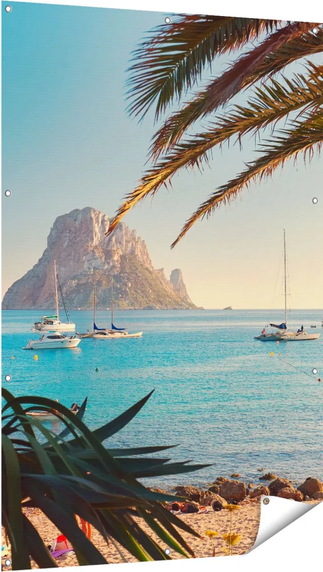 Gards Tuinposter Ibiza Cala d'Hort Strand - 100x150 cm - Tuindoek - Tuindecoratie - Wanddecoratie buiten - Tuinschilderij Multikleur