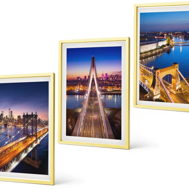Coloray 3-Delige Schilderij Set - Bergmeren Met Boten En Weerspiegelingen In Het Water. - 40 x 40 cm En 40 x 60 cm - Decoratieve Schilderijen - Woonkamer - Interieur - Moderne Wanddecoratie Gouden lijst