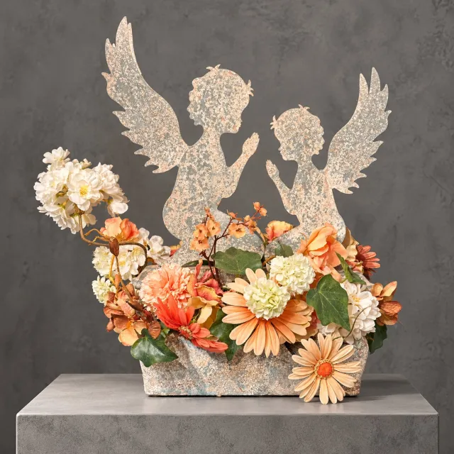 Seta Fiori Grafstuk Engelen van Liefde 45 cm - Twee Metalen Engelen met Peach Kunstbloemen - Keramieken Bak - Handgemaakt Uniek Exemplaar Peach roze, creme wit