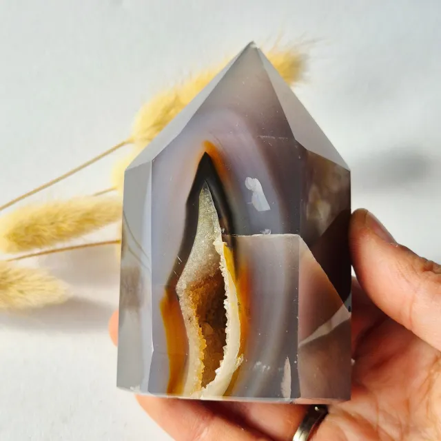 Moonlight Gemstones Druzy Agaat Toren uit Uruguay #105 – 305 gram | Natuurlijke Geode Edelsteen Meerkleurig
