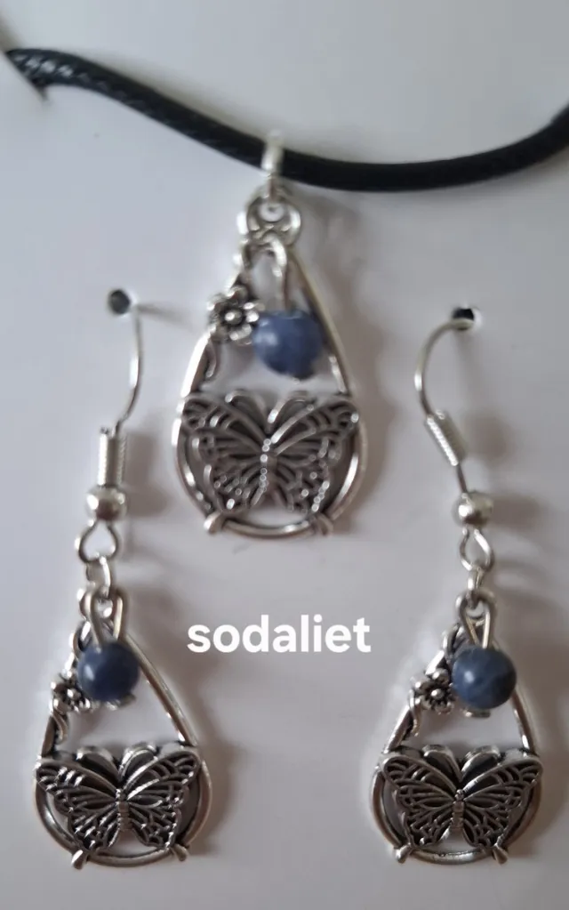 mineraalsteen Set Ketting / Oorbellen "Sodaliet" Waterdruppel / Vlinder blauw