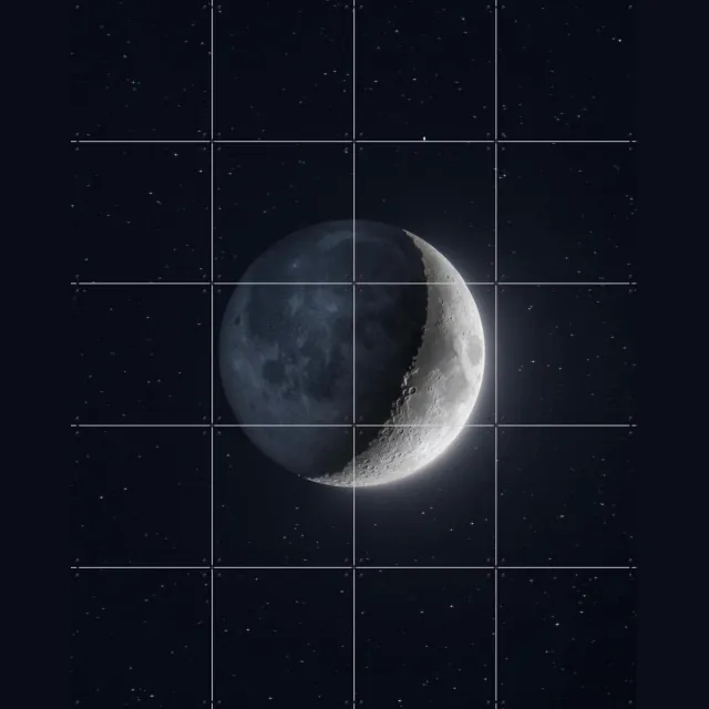 IXXI Earthshine, Tristan Zhou - 80 x 100 cm - Grote wanddecoratie en posters - Digitale Kunst, Fotografie, Slaapkamer, Mancave, Woonkamer, Ruimte Donkere tinten / Zwart