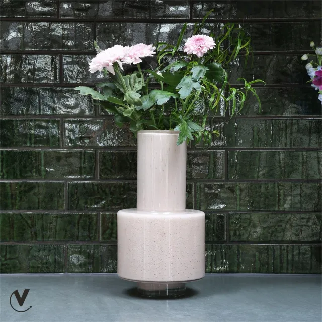 Vase The World Vaas Volta | Ivory | Mondgeblazen glas | Ø19 x H36 cm