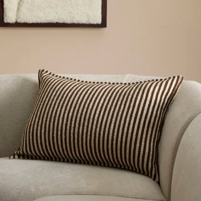 Studio LIVIT rechthoekige linnen gestreepte sierkussen Jones 40x60 cm - donkerbruin/beige
