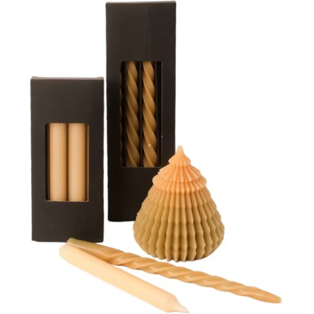 Winq Set Kaarsen 3 verschillende verpakkingen in de kleur Creme/ olijfgroen- Dinerkaars - twisted kaars- Kerstboom kaars