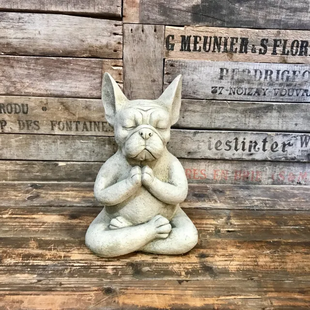 LO. Ornaments Betonnen tuinbeeld - mediterende hond - mediteren Grijs