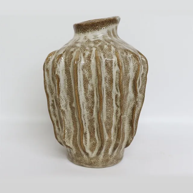 homebound by ky Aardewerk vaas Niro Beige