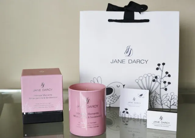 Jane Darcy Geurkaars Intimate Moments - 200 g - White Jasmine & Sandalwood Roze