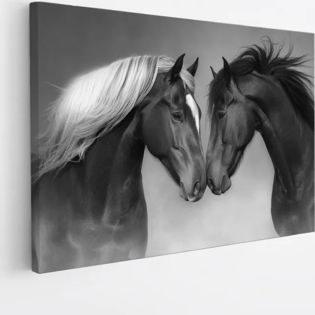 Saammp Canvas Schilderij - 2 Verliefde Paarden - Kunst - Dieren - Natuur - 45x30 - Foto op canvas - Wanddecoratie - muurdecoratie Woonkamer - Slaapkamer decoratie - Canvas Print Multicolor